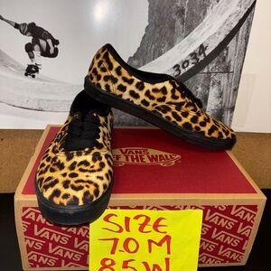 Vans Authentic Lowpro Leopard sz 7.0 Men’s 8.5 Woman